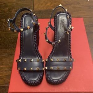 Valentino Rockstud Torchon Silk Wedge Espa…